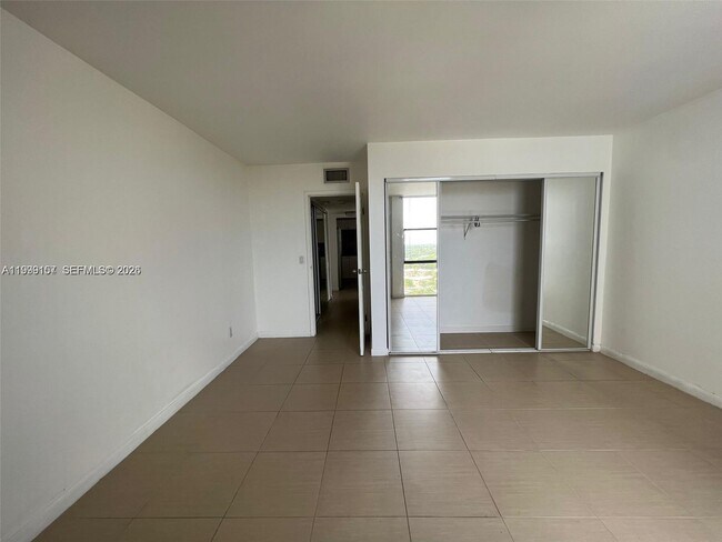 Building Photo - 13499 Biscayne Blvd