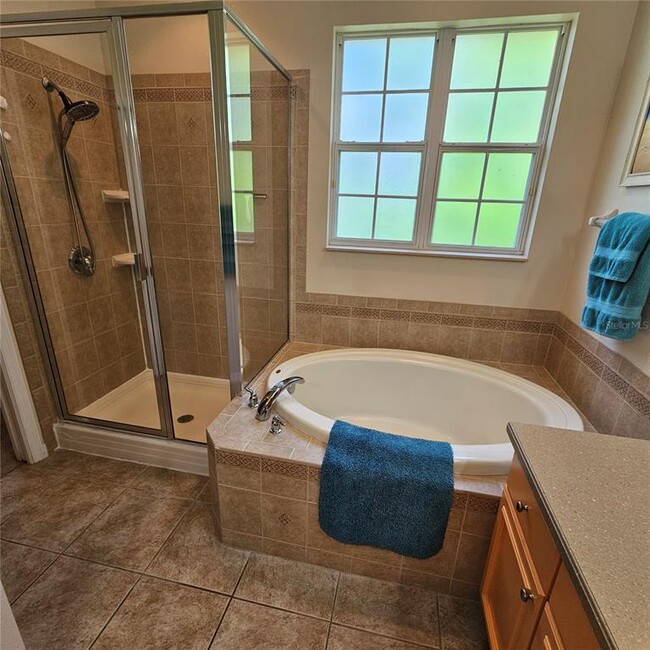 Building Photo - 8110 Villa Grande Ct