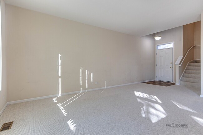 Building Photo - 348 Pine Lake Cir