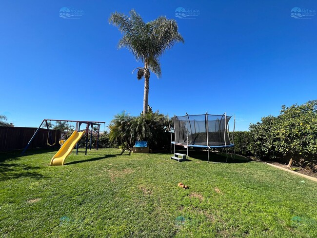 Building Photo - 5 Bedroom, 2.5 Bathroom Paradise with Ocea...