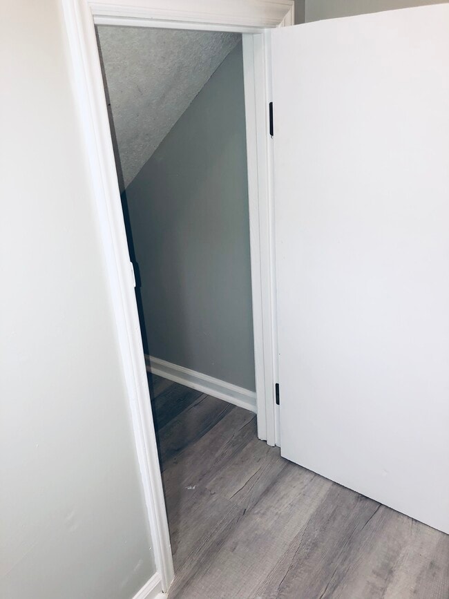 Building Photo - 516 Brent Rd