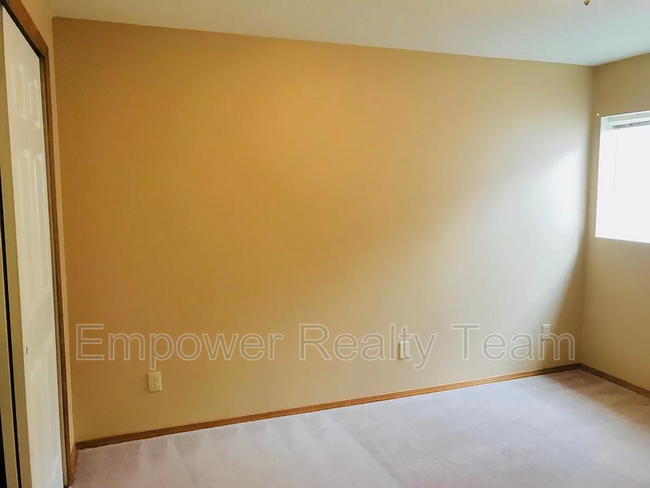Building Photo - 8097 Parsonage Ln