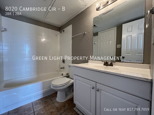 Building Photo - 8020 Cambridge Cir