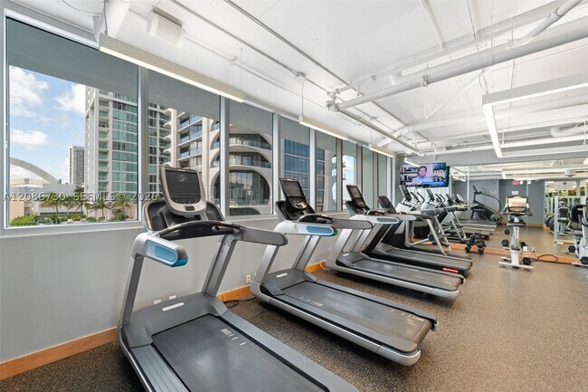 Building Photo - 900 Biscayne Blvd