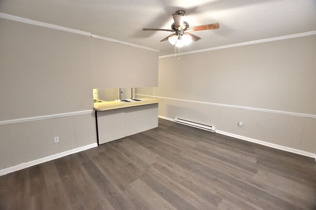 Building Photo - 719 Carolina Ave