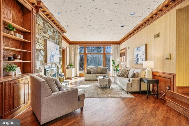 Building Photo - 9939 Bentcross Dr