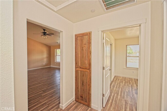 Building Photo - 8435 Buena Vista Ave