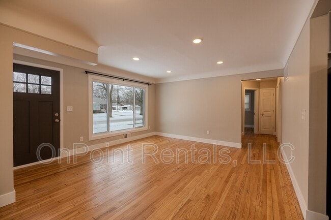 Building Photo - 12217 Columbia St