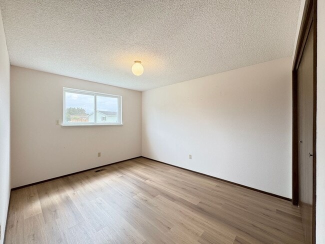 Building Photo - 41 McLaughlin Rd