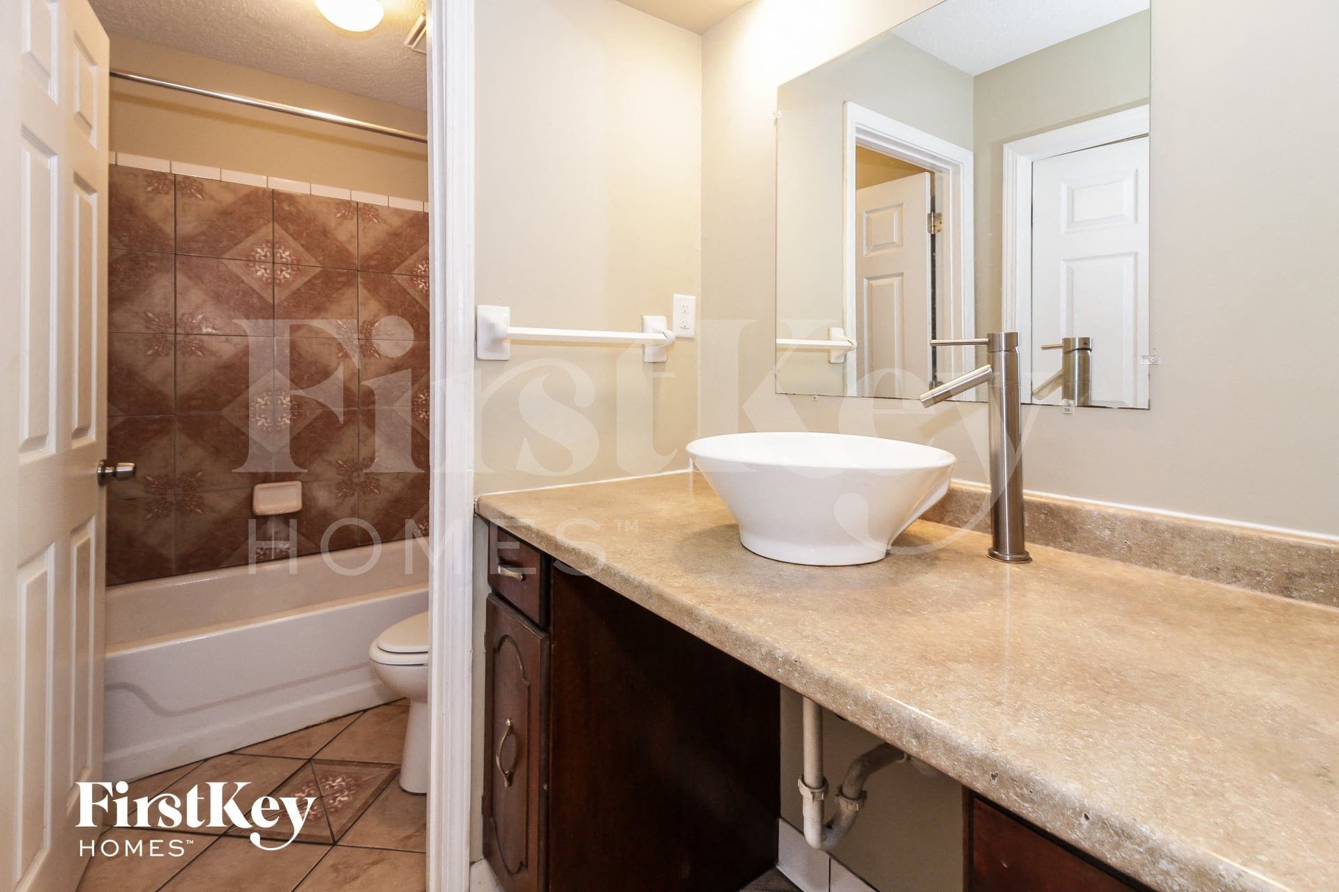 Building Photo - 5979 Rosewind Cir W
