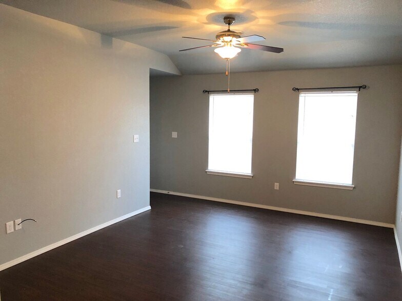 Building Photo - 2020A Ingalls Ln