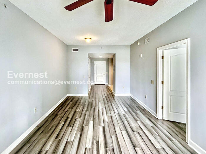 Building Photo - 195 14th St NE