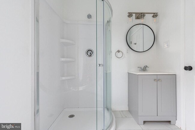 Building Photo - 32 E Elm St