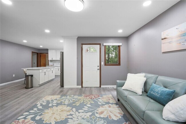 Building Photo - 318 Blackstone Ave
