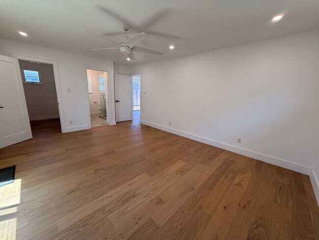 Building Photo - Spacious 4 Bedroom/2Bathroom Home in South San Francisco!
