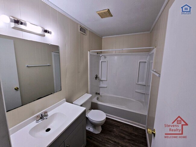 Building Photo - 307 C C Camp Rd