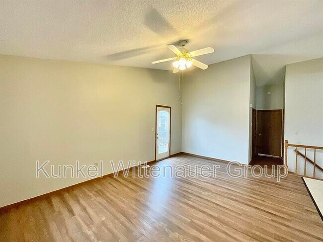 Building Photo - 7 S Cherry Hills
