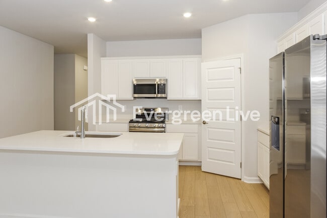 Building Photo - 160 Fenwick Pl