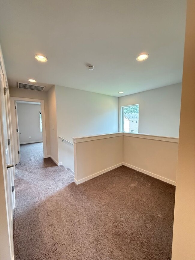 Building Photo - Spacious 3BR Home in Arcadia Terrace