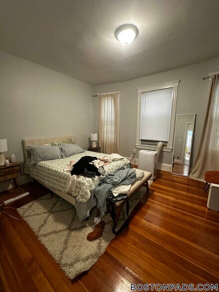 Building Photo - 108 Callender St