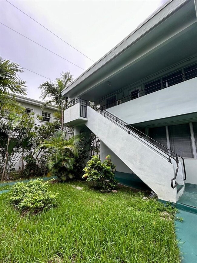 Building Photo - 1080 98th St