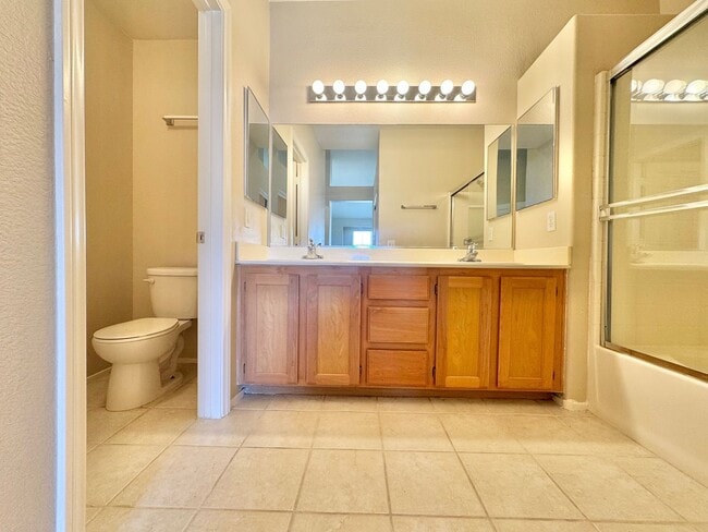 Building Photo - Beautiful Northwest Las Vegas home with functional layout