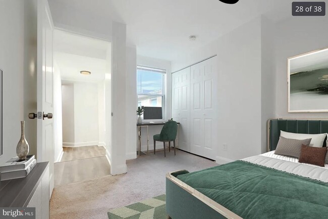 Building Photo - 1026 Riverside Ave