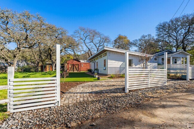 Building Photo - 891 Arroyo Rd