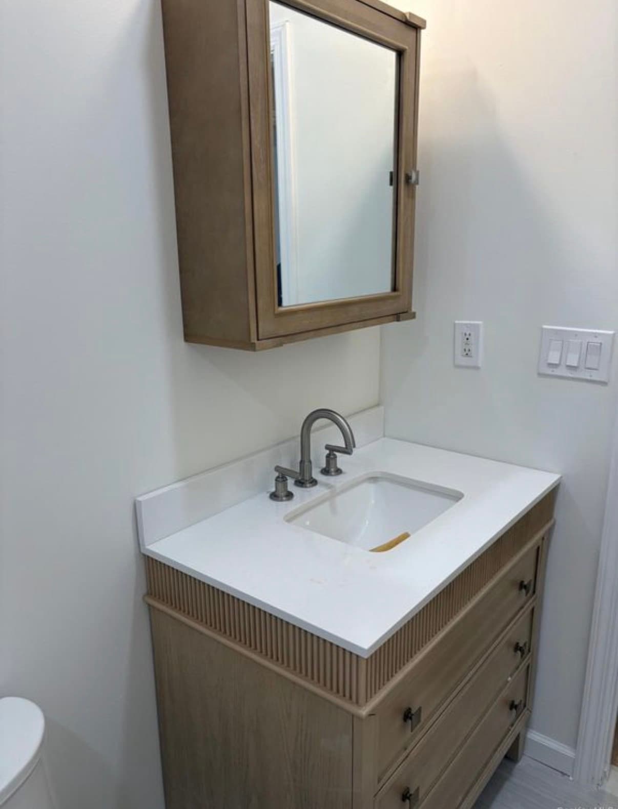 Building Photo - 160 McKay Rd