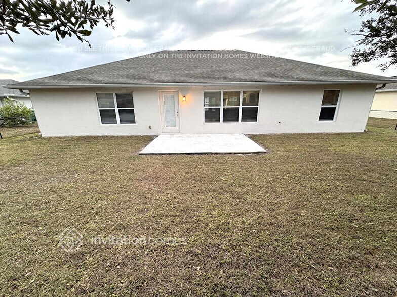 Building Photo - 25913 Aysen Dr