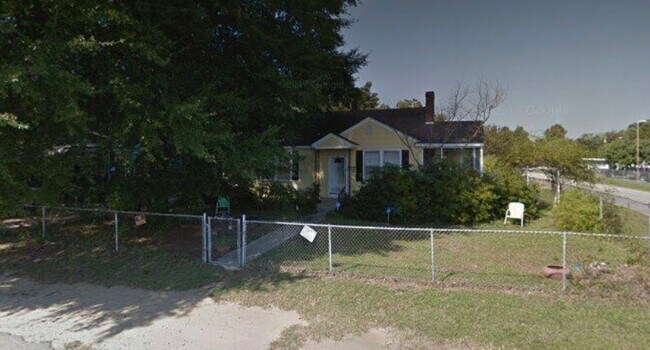 Building Photo - 305 Nevada St