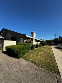 Building Photo - Newly Renovated 2-Bed, 2-Bath Condo at 3559 Guadalupe