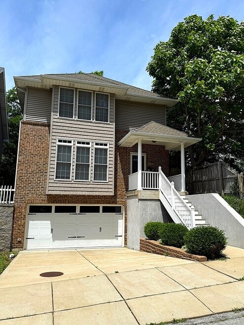 Building Photo - 1617 Forest Ave