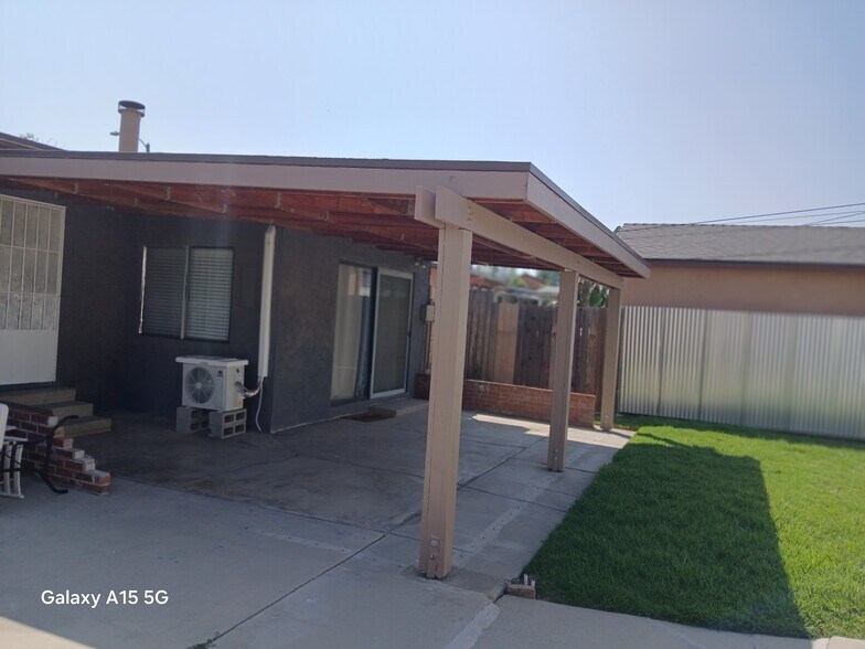 Building Photo - 15450 Country Club Dr