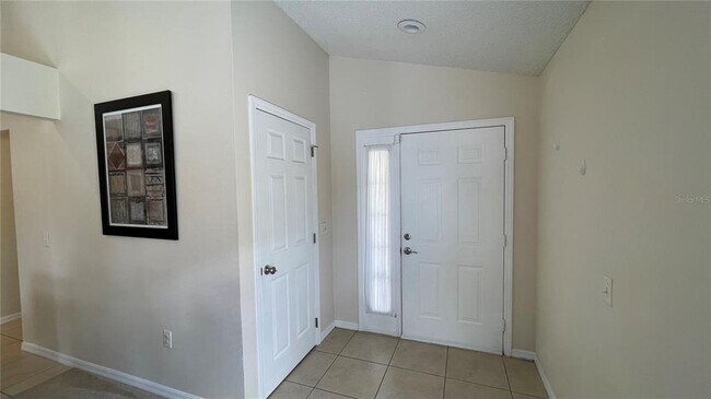 Building Photo - 1327 Casterton Cir