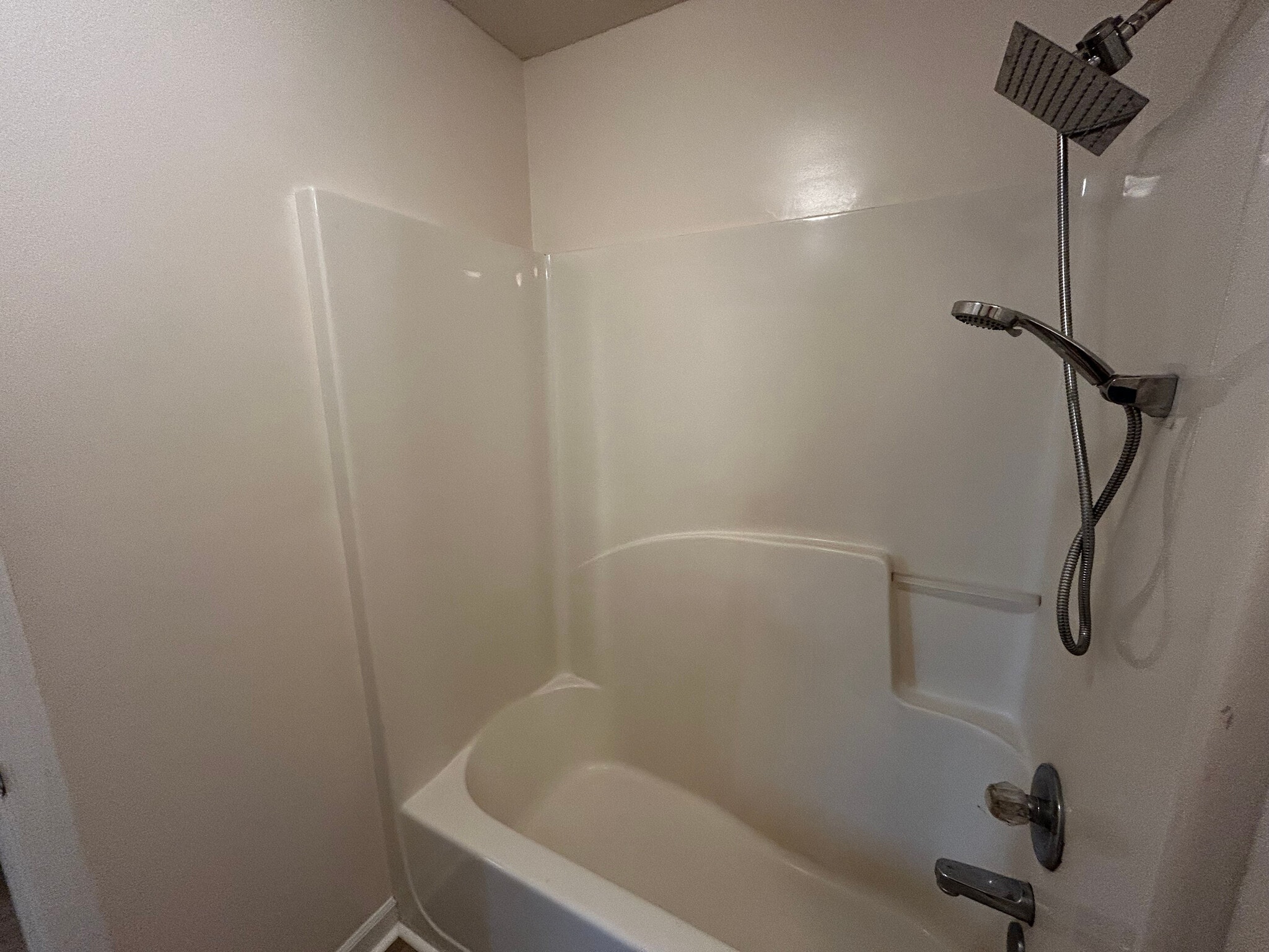 Building Photo - Room in Townhome on Oakland Hills Way