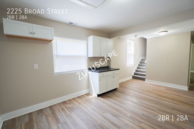 Building Photo - 2225 Broad St