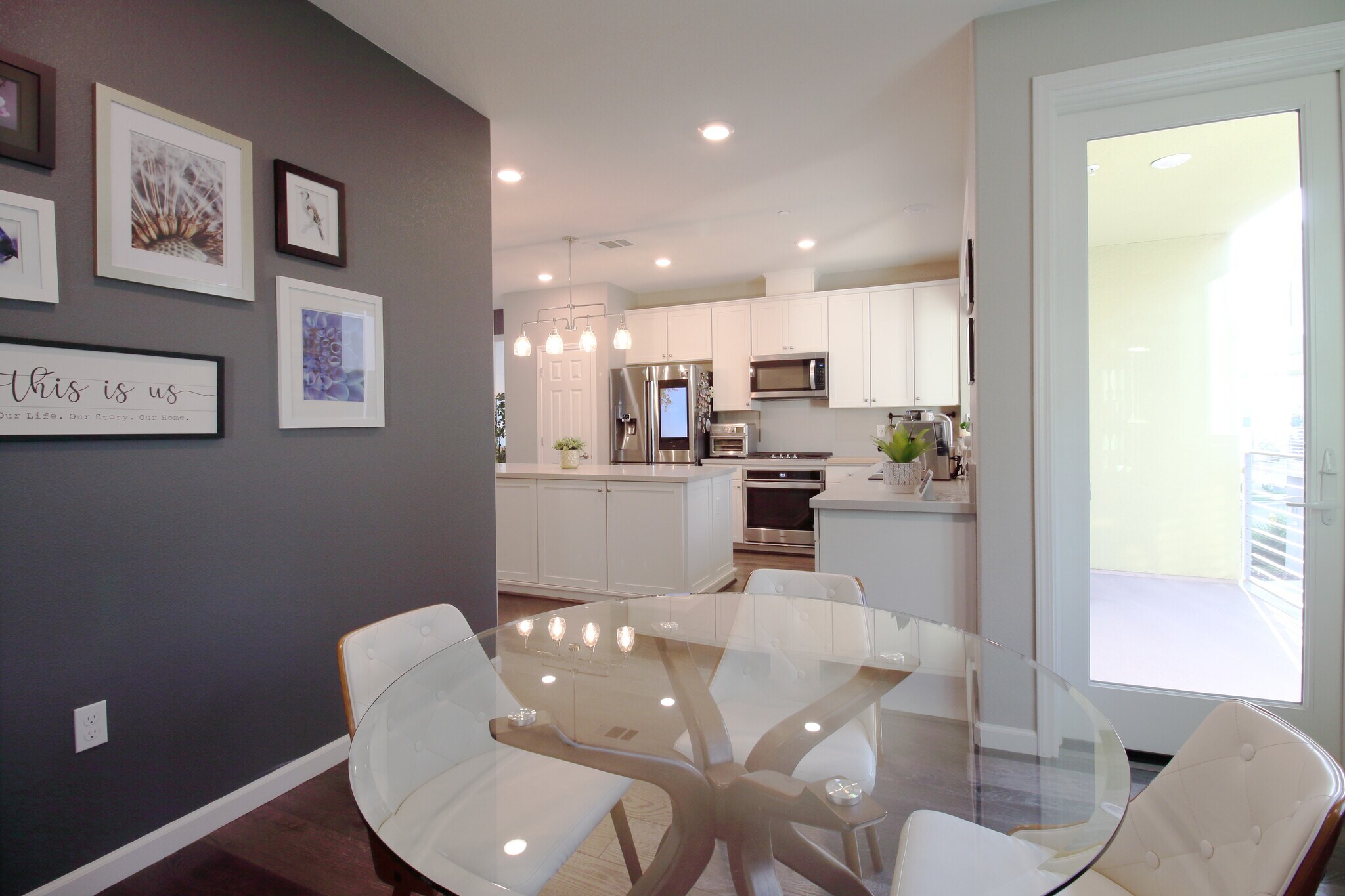 Building Photo - 164 Agustin Narvaez St