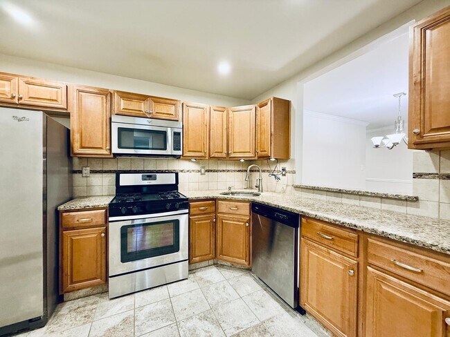 Building Photo - 13 Cypress Ct