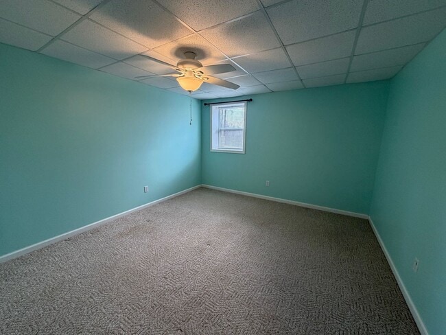 Building Photo - East AVL - Mountain Views and Space Galore!