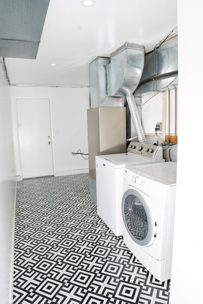 Large Finished Laundry Room - 455 Hope St