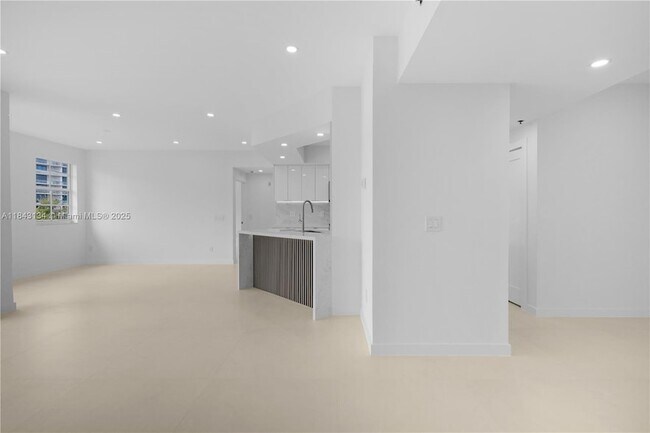 Building Photo - 3215 NE 184th St