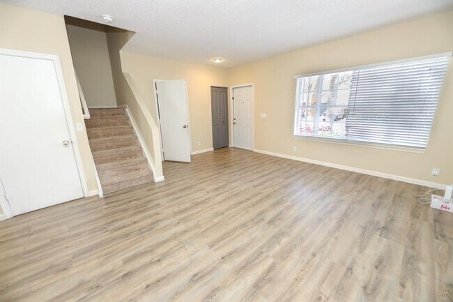 Building Photo - 6006 Plum Isle Way