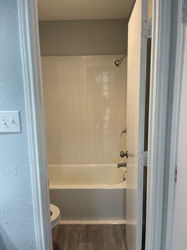 Building Photo - 2332 Sherry St