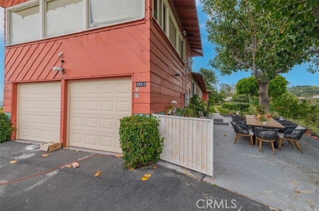 Building Photo - 2832 E Farview Ln