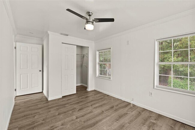 Building Photo - 1605 E 29th Ave