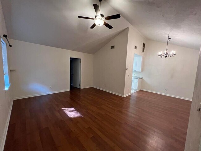 Building Photo - 2424 Talco Hills Dr