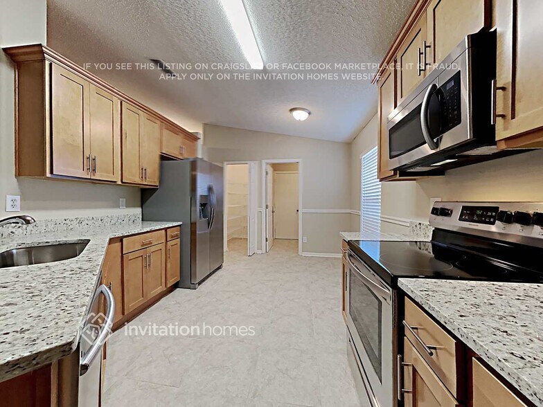 Building Photo - 4870 Manchester Dr