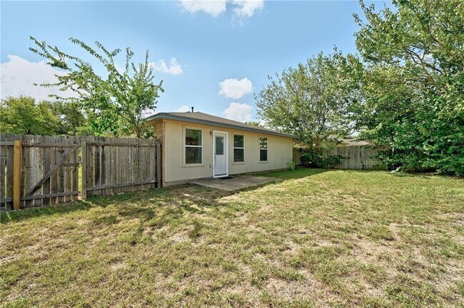 Building Photo - 116 Spur Cove