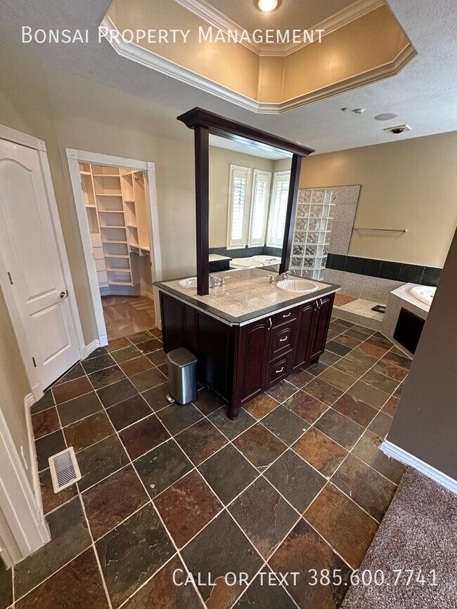 Building Photo - 11291 Palisade View Dr